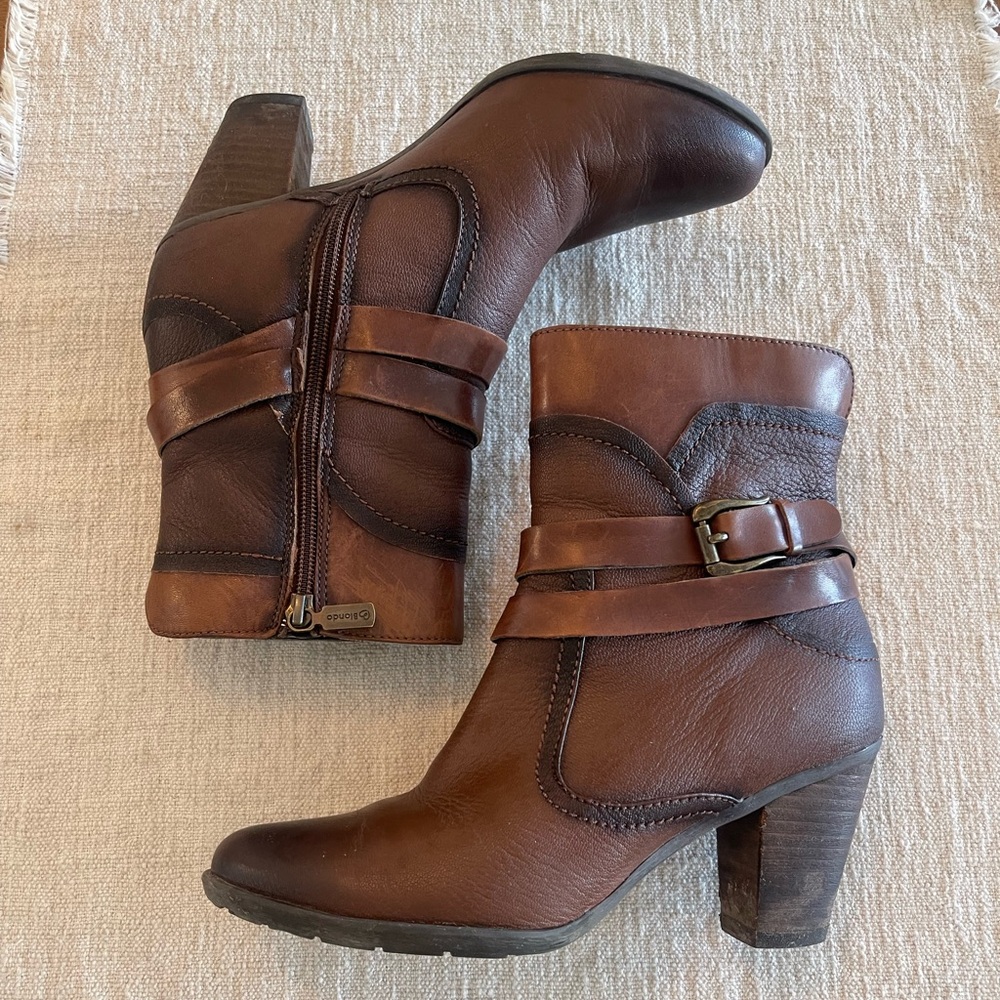 Blondo Weatherproof Brown Booties, size 8